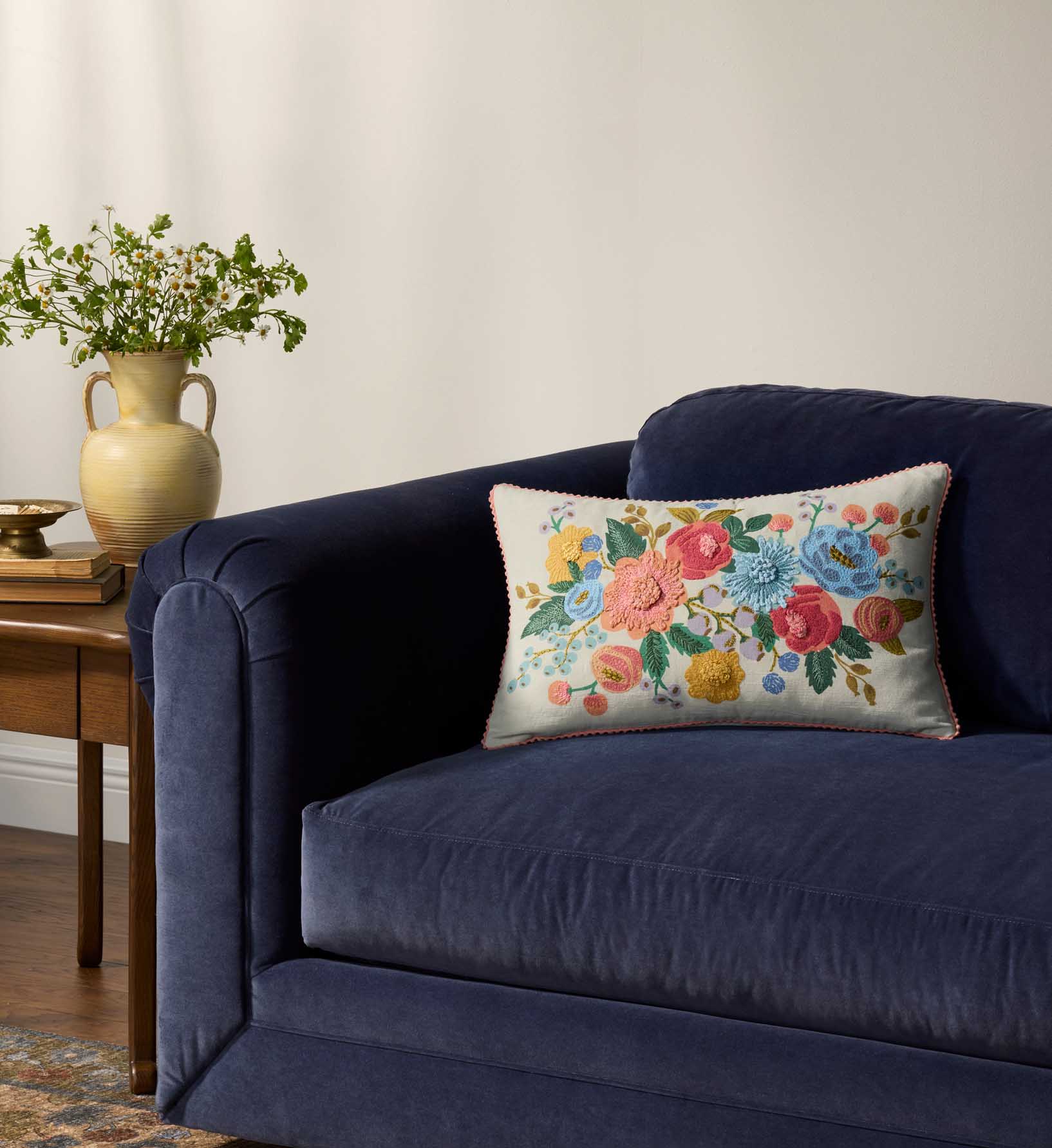 Pillows & Throws